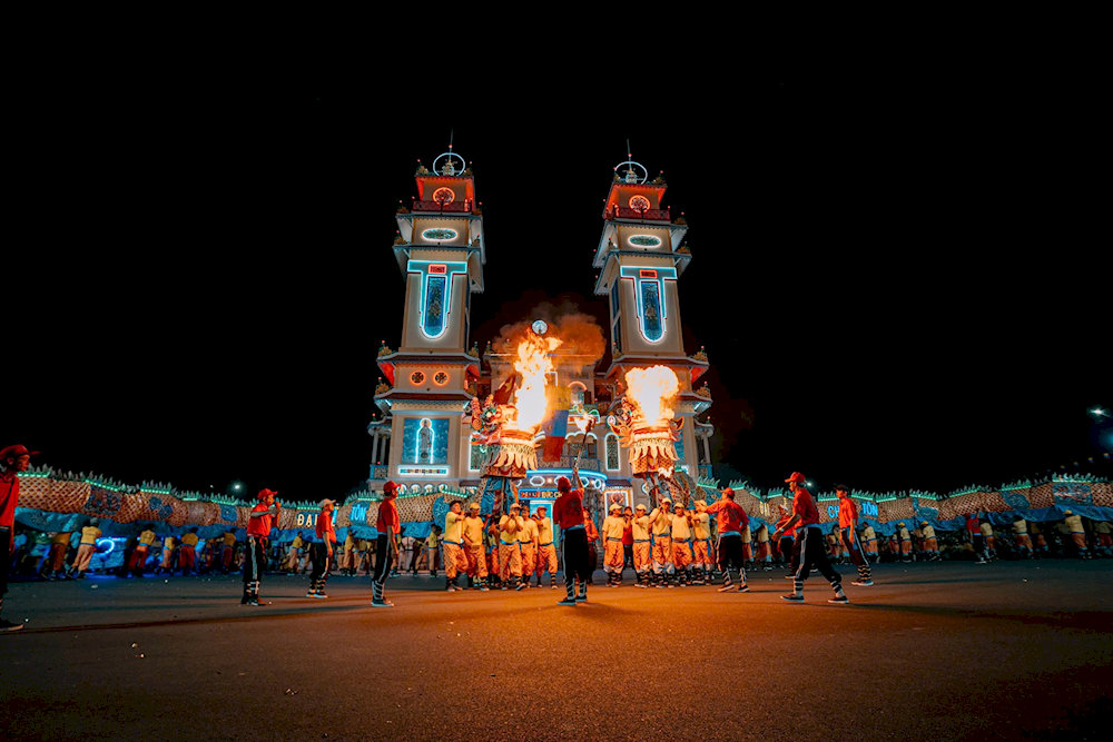 Múa Long Mã, diễn hành Tứ Linh: Long, Lân, Quy, Phụng mừng Đại lễ Đức Chí Tôn